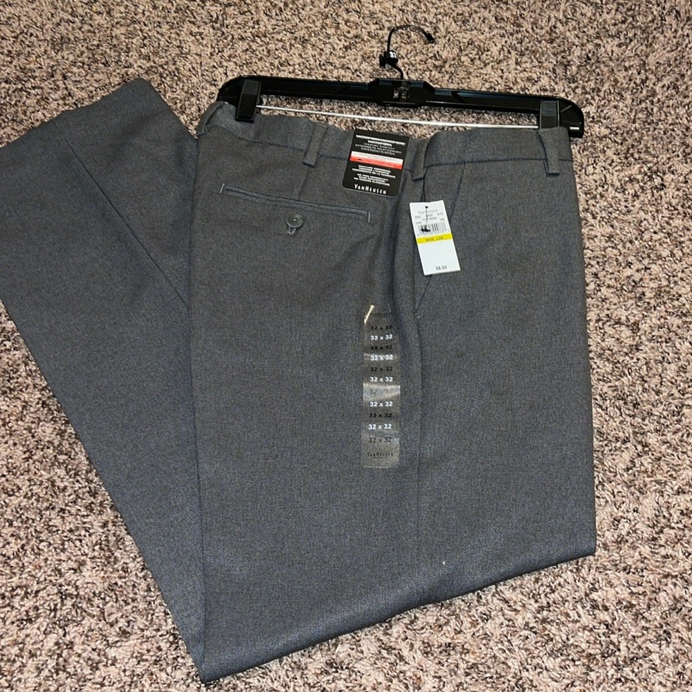 Men’s Dress Pants. Van Heusen BNWT
